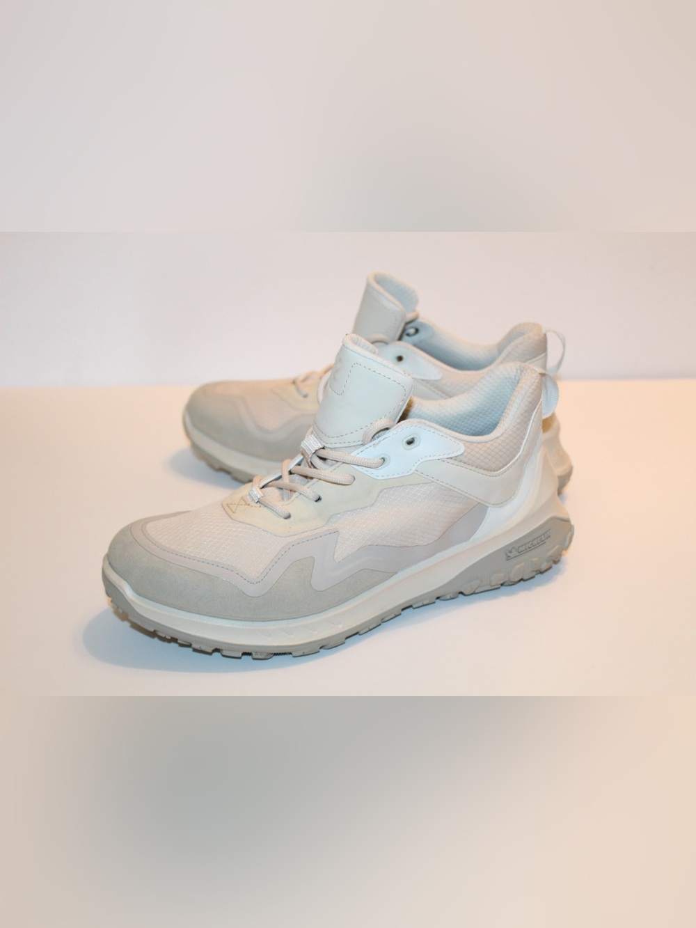 ECCO Ultra Terrain Low Hiking Shoes Size Women’s 7-7.5